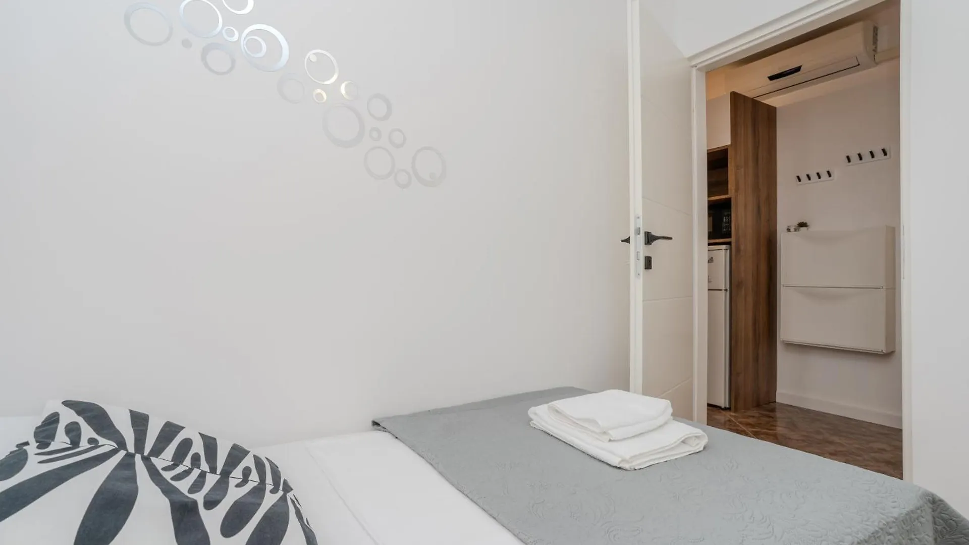 Apartments With A Parking Space Vir - 22930