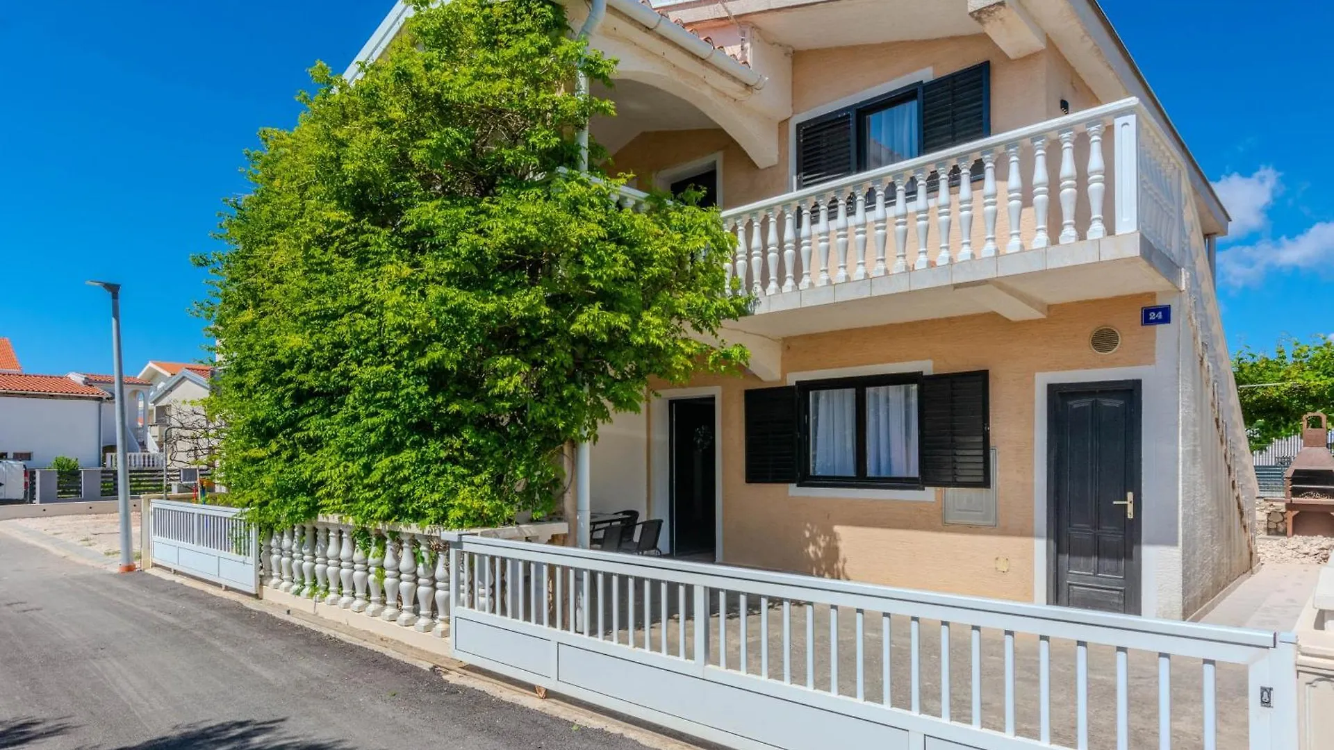Apartments With A Parking Space Vir - 22930
